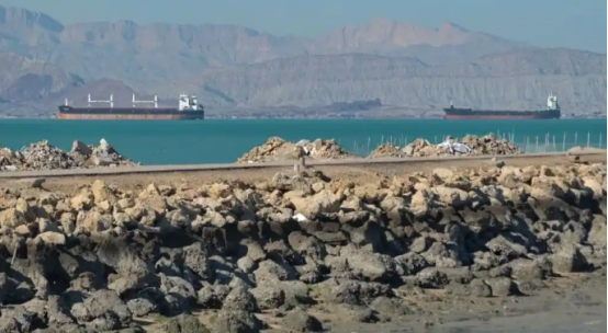 震惊！航运巨头纷纷逃离霍尔木兹海峡，油价要疯涨？ 3