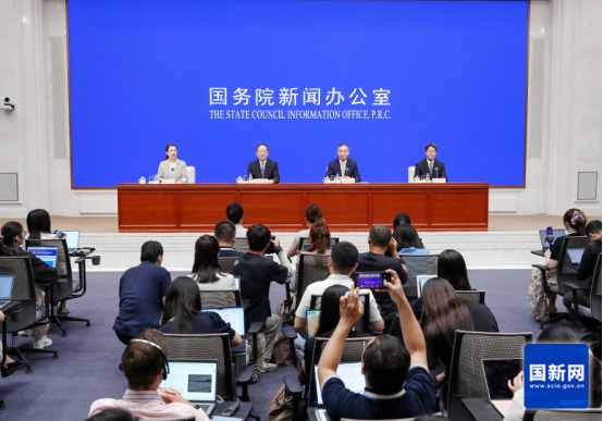 工信部：重点行业、重点环节、重点领域、智能化转型任务，制定AI+…… 2